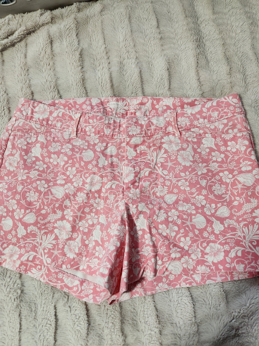 Old Navy Pixie Pink & White Floral Cotton-Blend Shorts